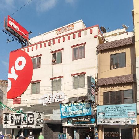 Capital O Admire Suit Hospitality Chennai Bagian luar foto