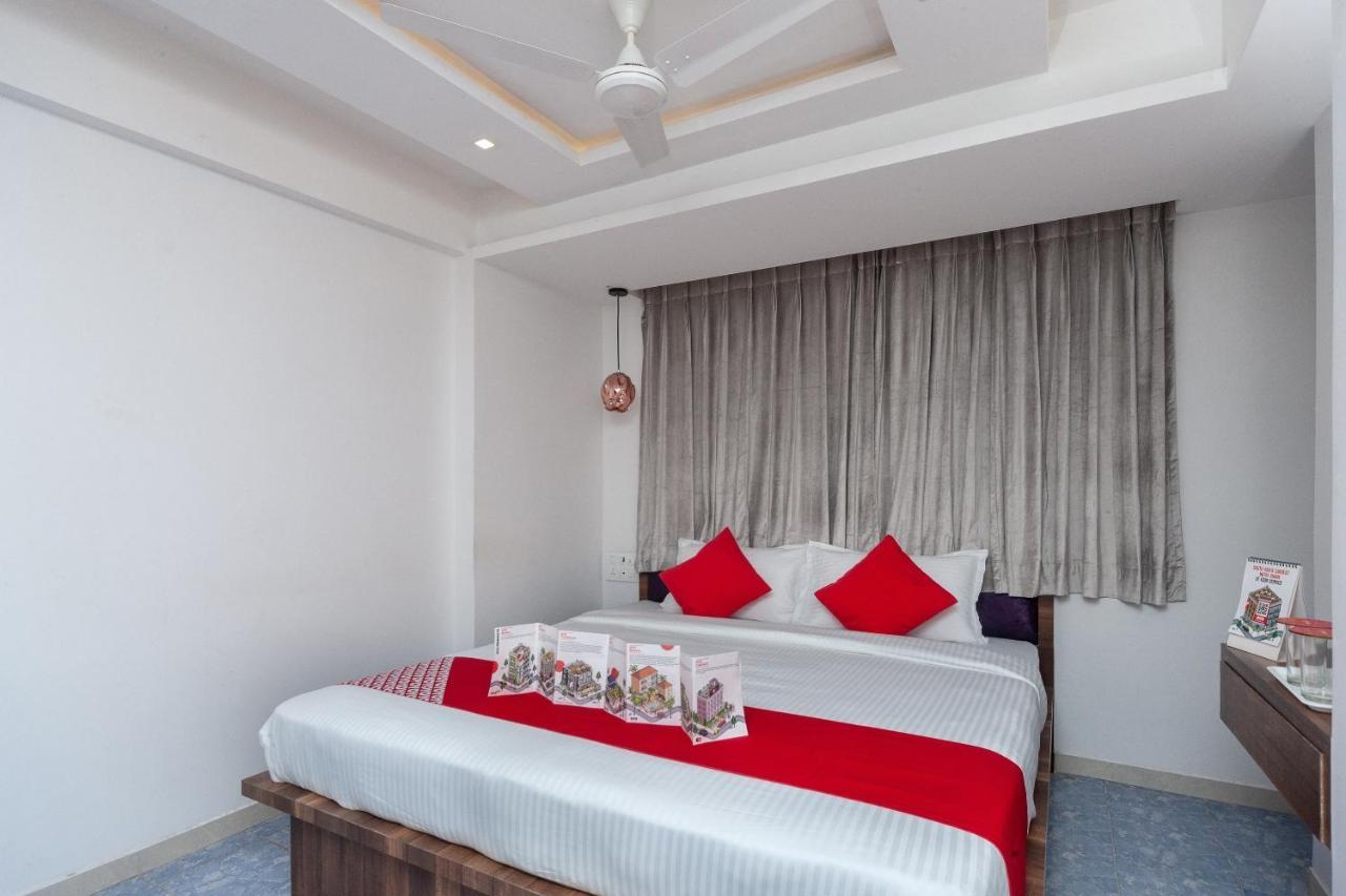 Capital O Admire Suit Hospitality Chennai Bagian luar foto