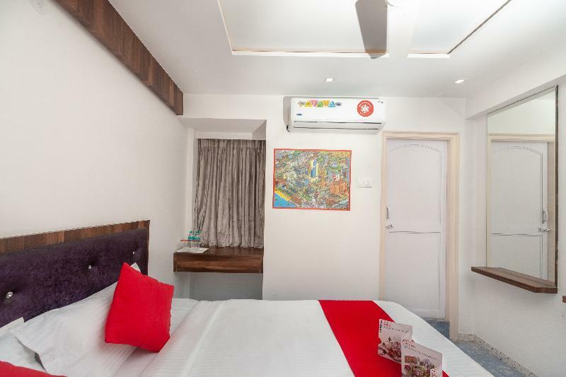 Capital O Admire Suit Hospitality Chennai Bagian luar foto